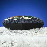 Crocodilo Bombardiro Ukrasni Jastuk Italian Brainrot Bok